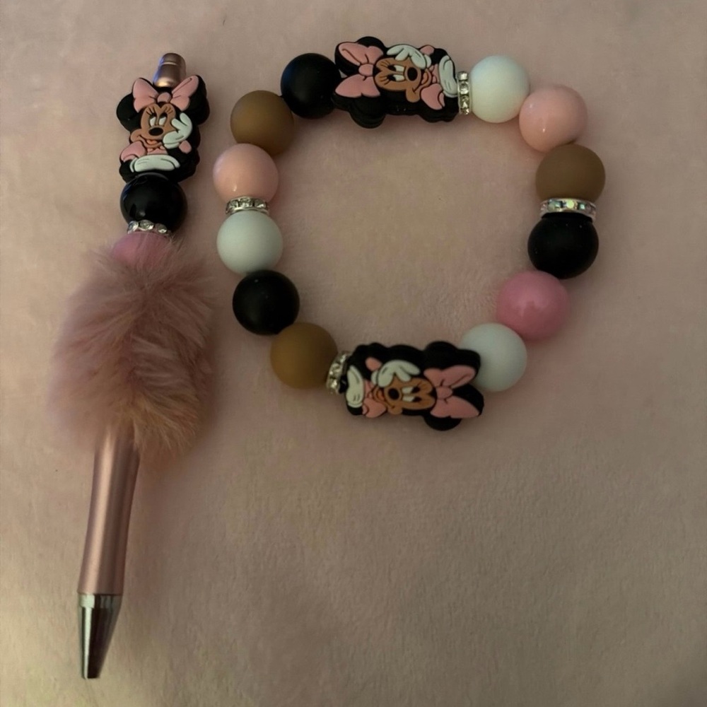 Cute Minnie Beaded Bracelet and Pen Set